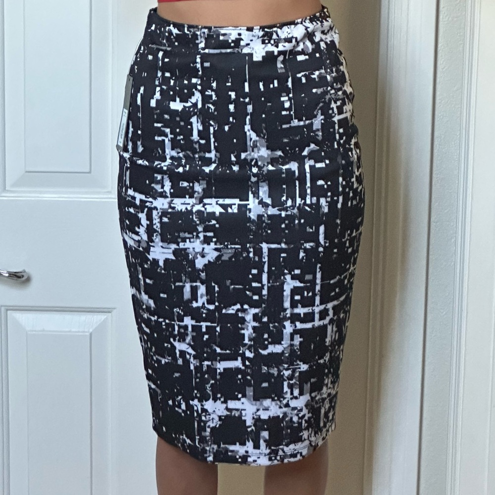 Black and White Pattern Midi Skirt